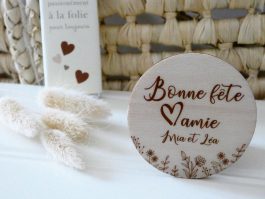 Le petit magnet en bois personnalisés « Bonne fête Mamie »